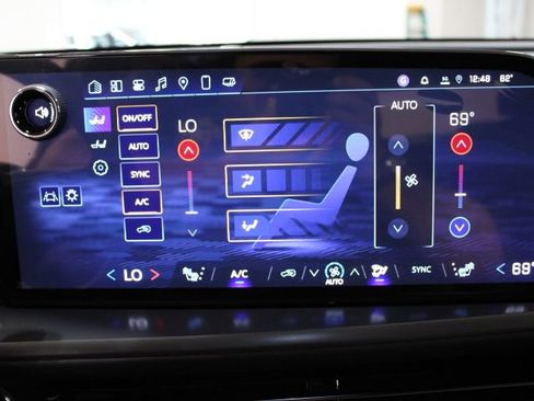 New 2025 Chevrolet Traverse LT w/ Enhanced Driving Package image 32