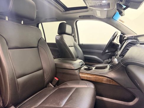Used 2019 Chevrolet Tahoe LT w/ Luxury Package AWD/4WD image 19