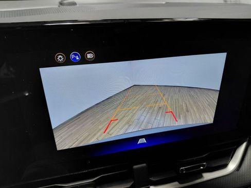 Used 2026 Chevrolet Equinox LT FWD image 7