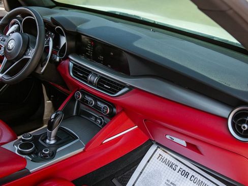 Used 2019 Alfa Romeo Stelvio Ti Sport w/ Quick Order Package 22S Sport AWD/4WD image 10