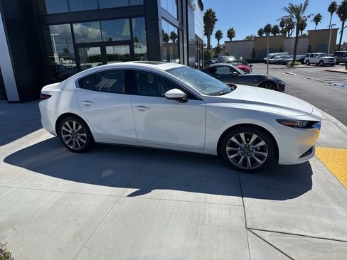 Used 2021 MAZDA MAZDA3 s image 25