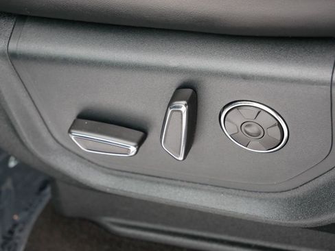 Used 2020 Ford F150 Platinum w/ Equipment Group 701A Luxury image 17