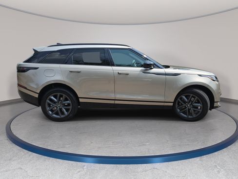 Certified 2026 Land Rover Range Rover Velar Dynamic SE AWD/4WD image 4