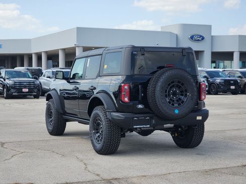 New 2026 Ford Bronco Badlands w/ Sasquatch Package AWD/4WD image 3