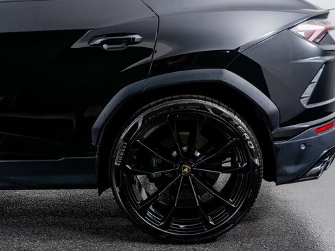Used 2021 Lamborghini Urus image 17