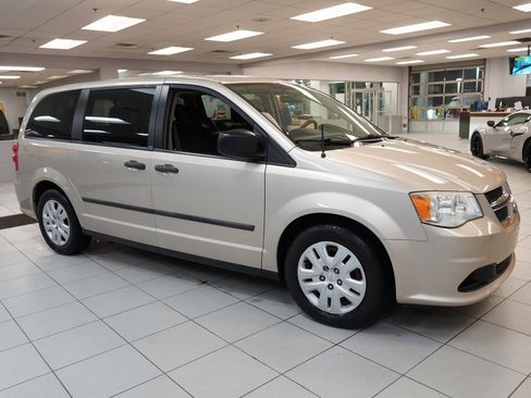 Used 2014 Dodge Grand Caravan American Value Package image 12