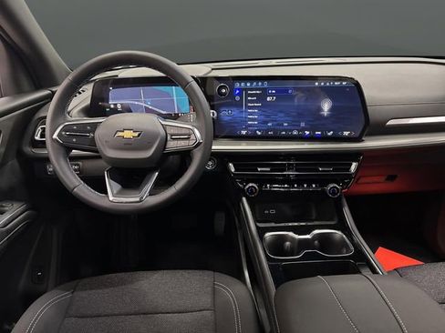 New 2026 Chevrolet Traverse LT w/ Driver Confidence Package image 5