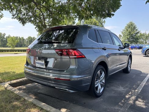 Used 2020 Volkswagen Tiguan SEL FWD image 25
