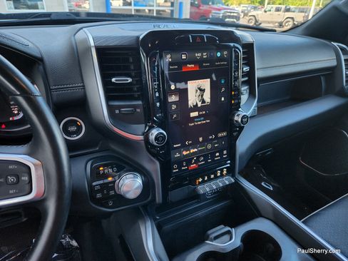 Used 2023 RAM 1500 Laramie AWD/4WD image 3
