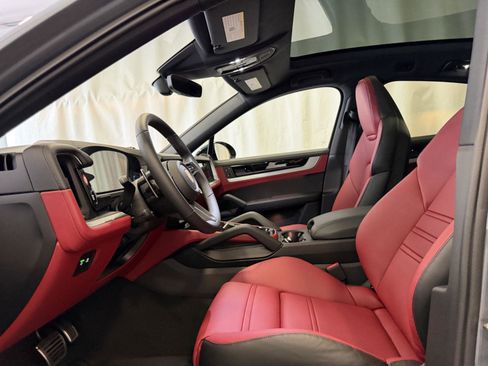 New 2026 Porsche Cayenne S image 5