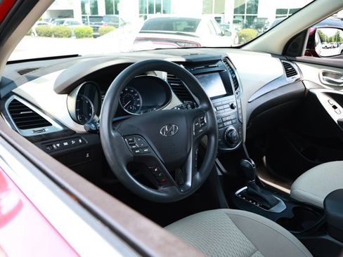 Used 2018 Hyundai Santa Fe SE AWD/4WD image 23