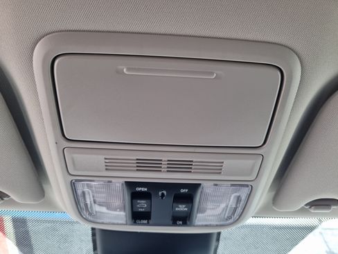 New 2026 Honda Odyssey Touring image 32