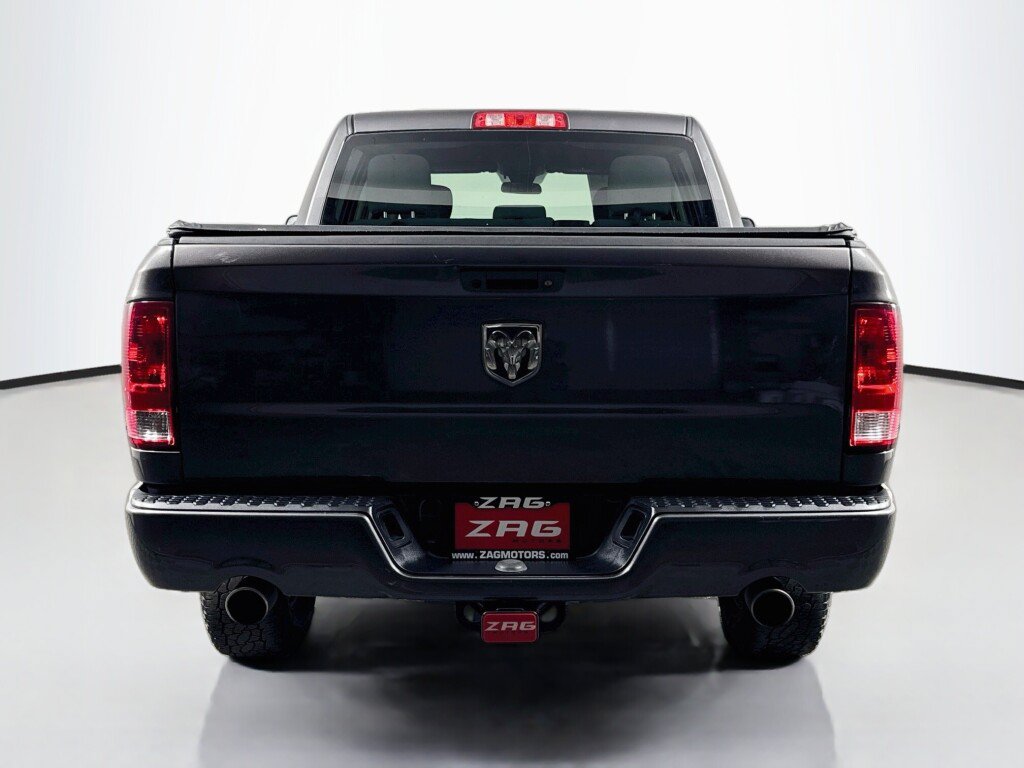 Used 2017 RAM 1500 Express AWD/4WD image 4