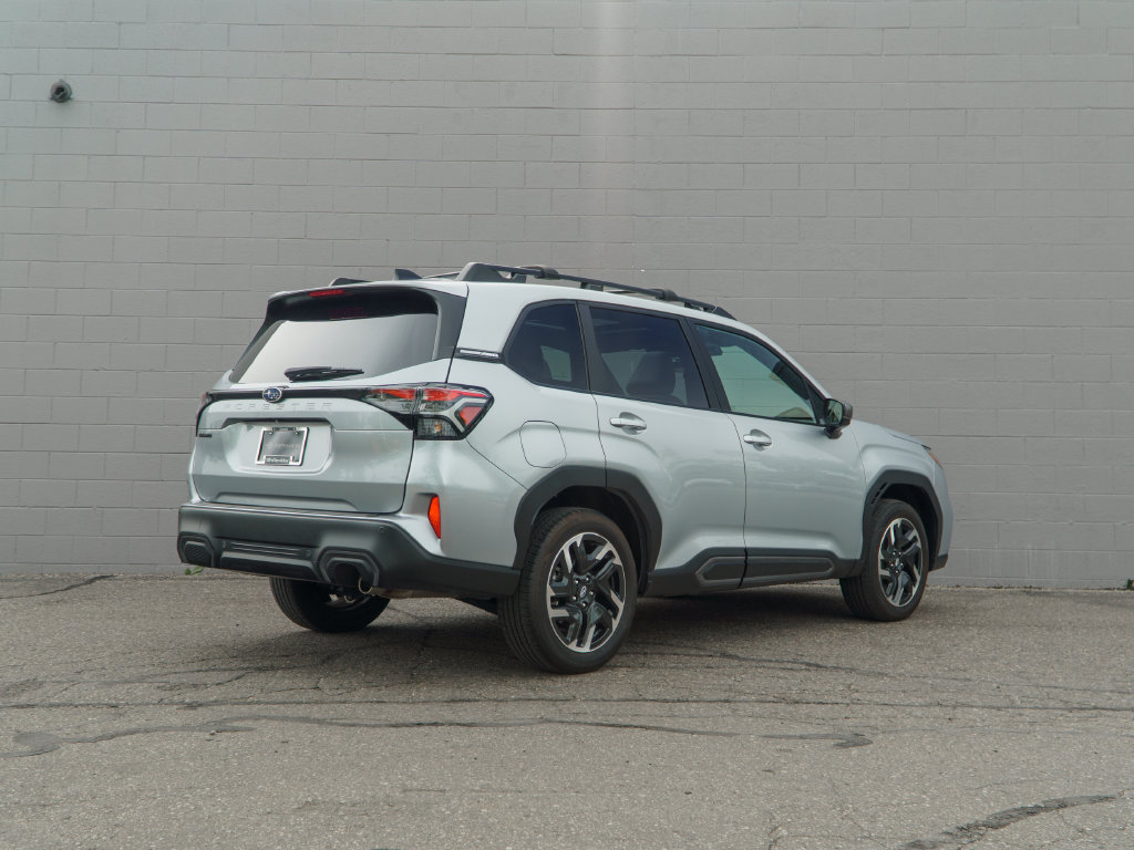 Used 2025 Subaru Forester Limited w/ Popular Package #2 AWD/4WD image 7