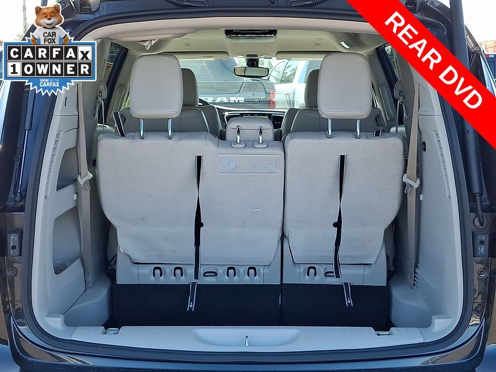 Used 2018 Chrysler Pacifica Touring-L FWD image 30