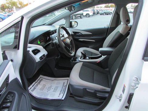 Used 2017 Chevrolet Bolt LT image 6