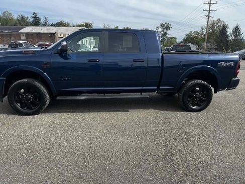 Used 2022 RAM 2500 Laramie w/ Night Edition image 11