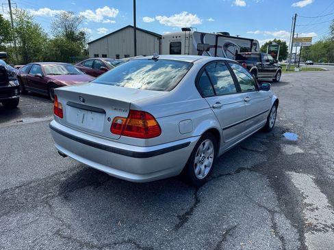 Used 2004 BMW 325i Sedan RWD image 5