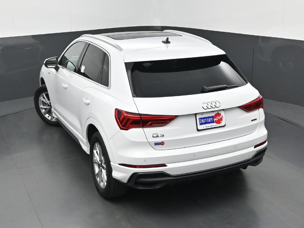 Used 2025 Audi Q3 2.0T Premium Plus w/ Premium Plus Package AWD/4WD image 33