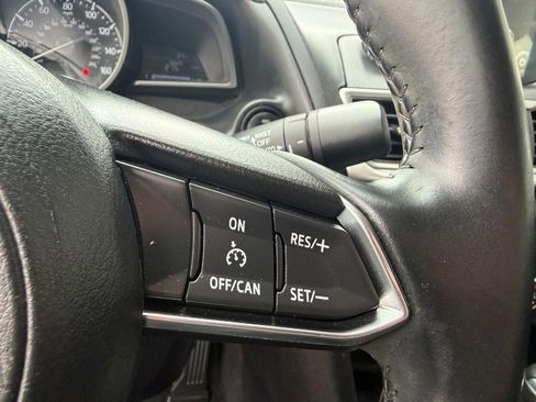 Used 2018 MAZDA MAZDA3 Touring image 30