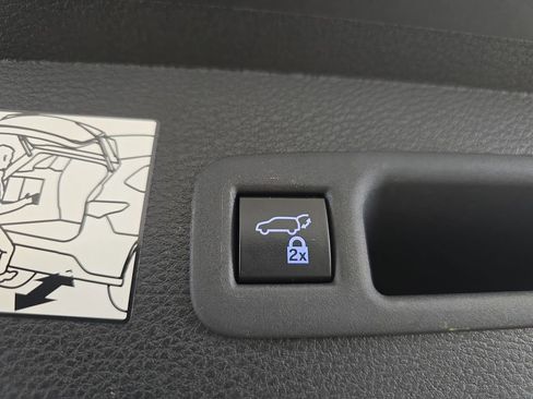 Used 2024 Toyota Sienna XLE image 31