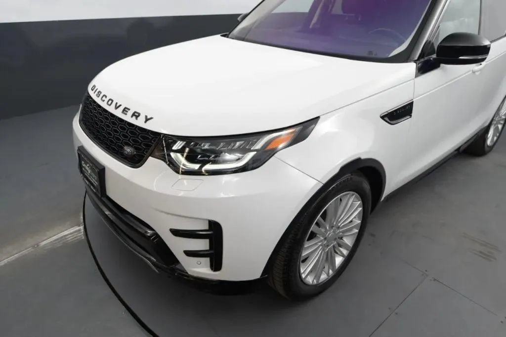 Used 2020 Land Rover Discovery Landmark AWD/4WD image 10