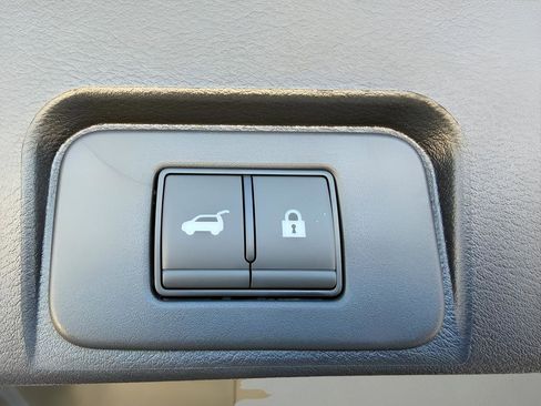 New 2026 Nissan Rogue SV image 10