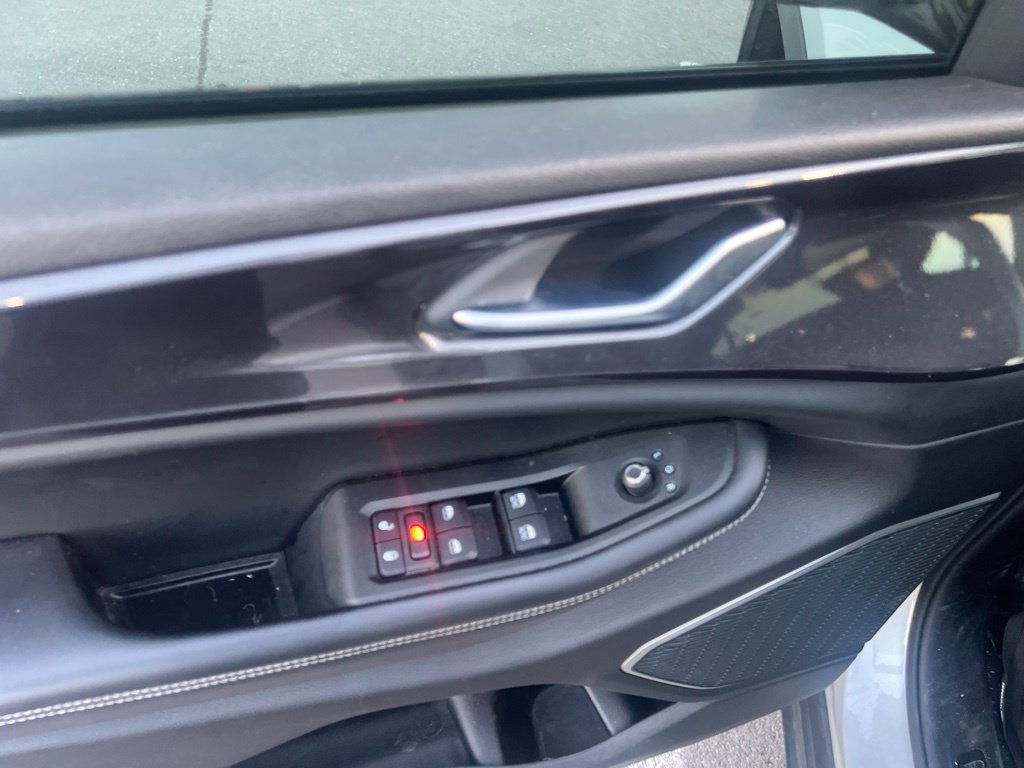 Used 2021 Jeep Grand Cherokee L Laredo RWD image 12