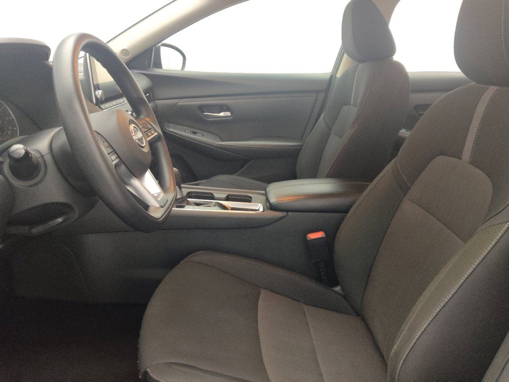 Used 2025 Nissan Sentra SV FWD image 17