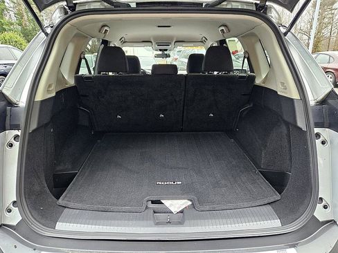 Used 2022 Nissan Rogue SV image 14