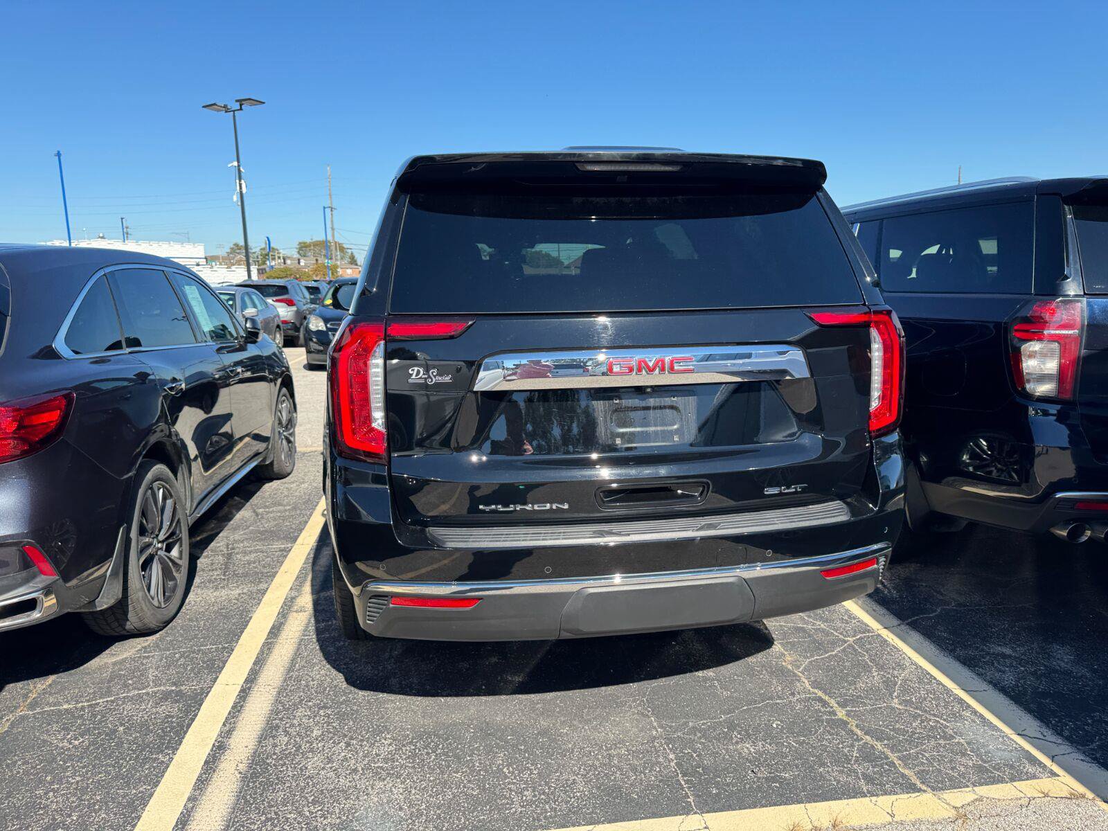 Used 2024 GMC Yukon SLT w/ SLT Luxury Package AWD/4WD image 15