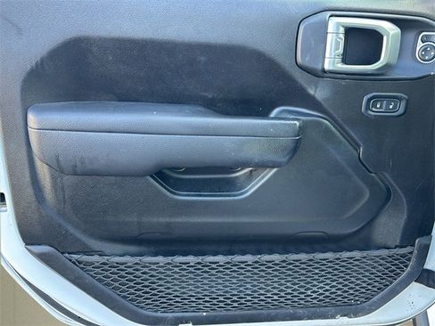 Certified 2024 Jeep Gladiator Sport image 15