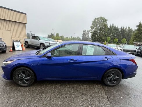 Used 2023 Hyundai Elantra SEL FWD image 5
