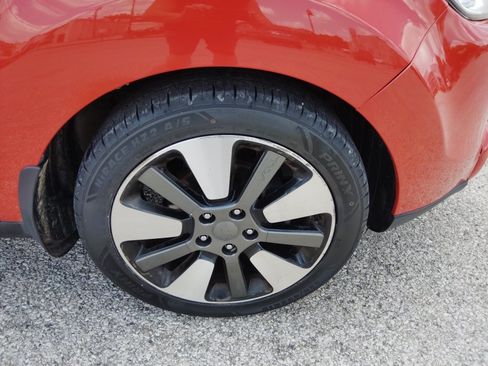 Used 2014 Kia Soul ! w/ Sun & Sound Package FWD image 10