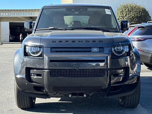 New 2026 Land Rover Defender 110 X-Dynamic SE image 8