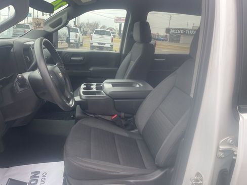 Used 2024 Chevrolet Silverado 2500 Custom w/ Custom Value Package image 25