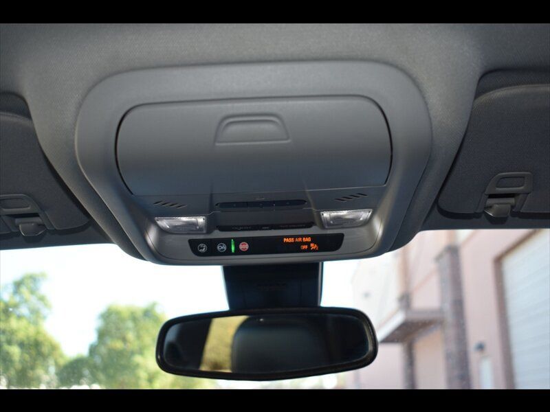 Used 2023 GMC Terrain SLT FWD image 32