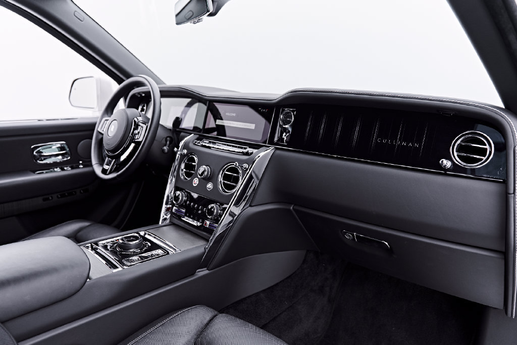 Used 2025 Rolls-Royce Cullinan AWD/4WD image 56