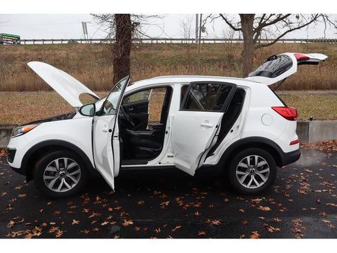 Used 2015 Kia Sportage LX image 16