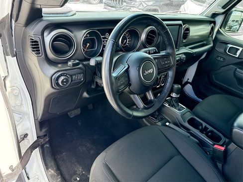 Used 2022 Jeep Gladiator Willys image 10