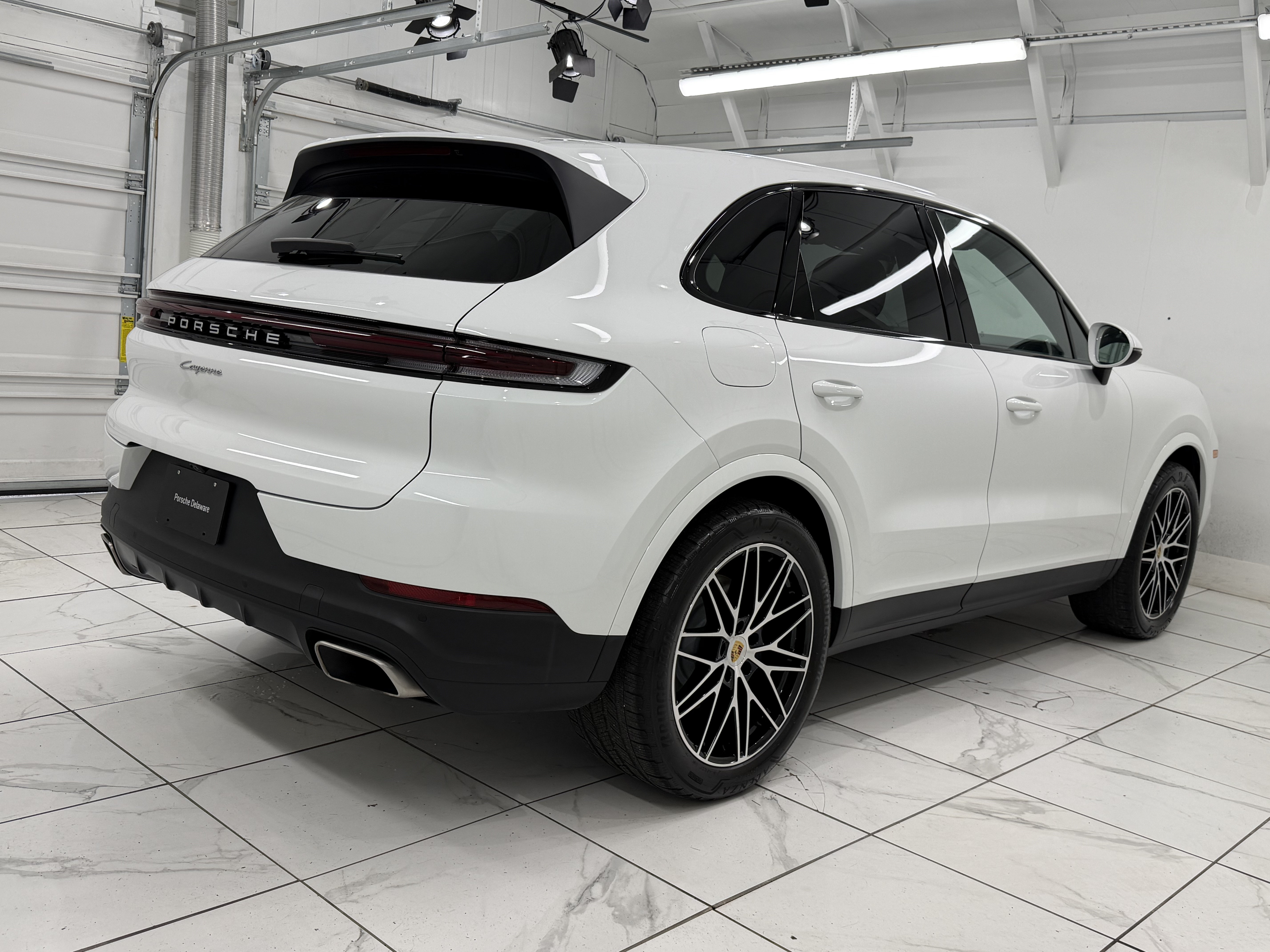 Certified 2024 Porsche Cayenne AWD/4WD image 11