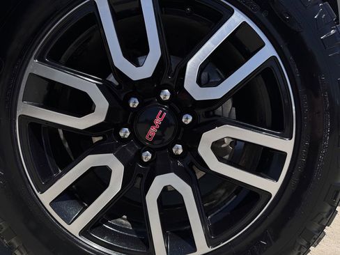 Used 2023 GMC Yukon AT4 w/ LPO, Floor Liner Package image 9