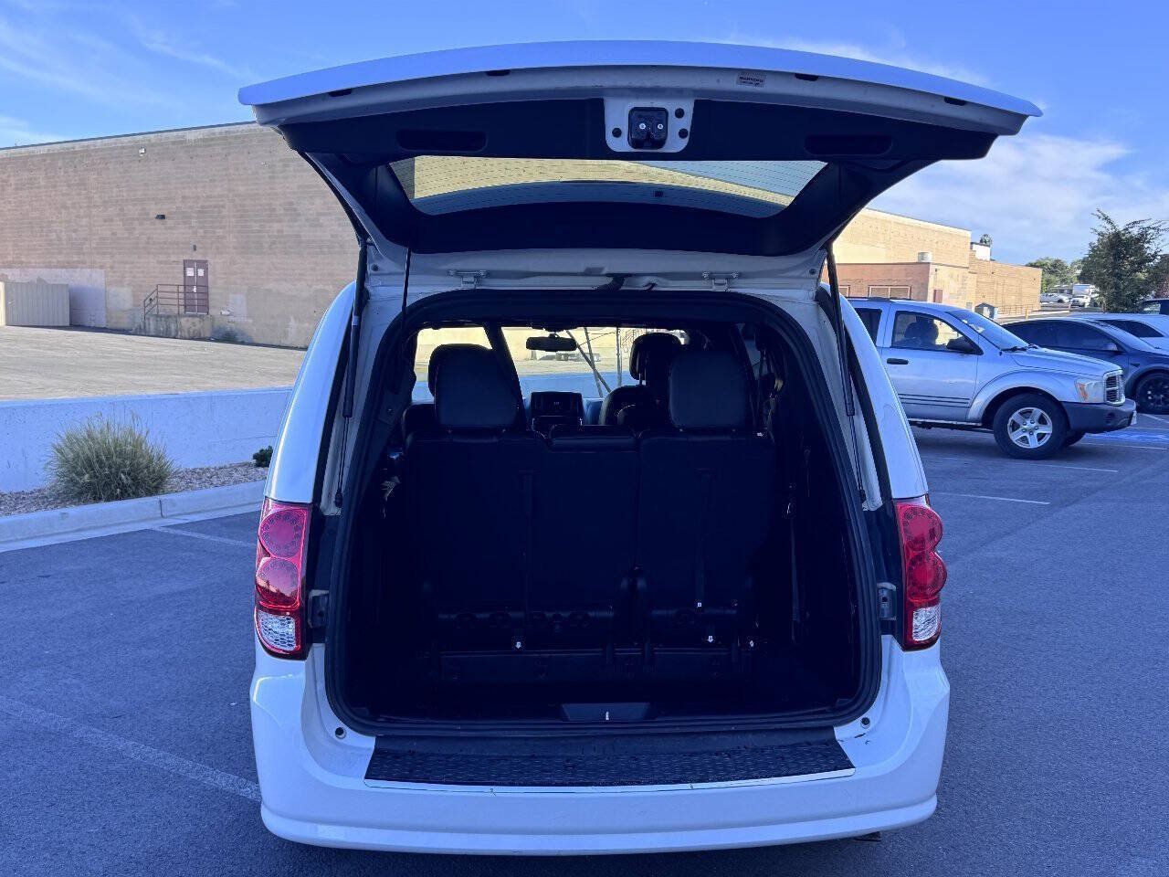 Used 2018 Dodge Grand Caravan GT FWD image 7
