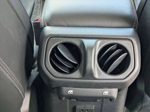 Used 2022 Jeep Wrangler Unlimited Sahara AWD/4WD image 17