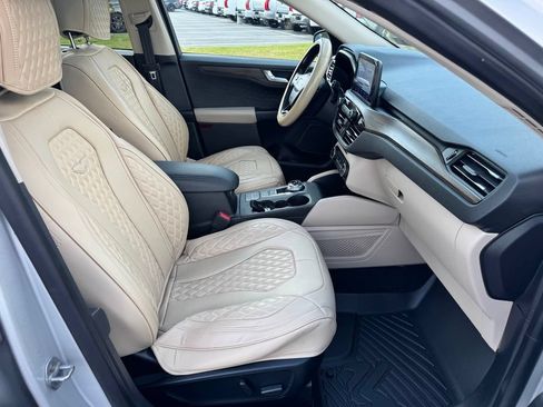 Used 2020 Ford Escape Titanium AWD/4WD image 27