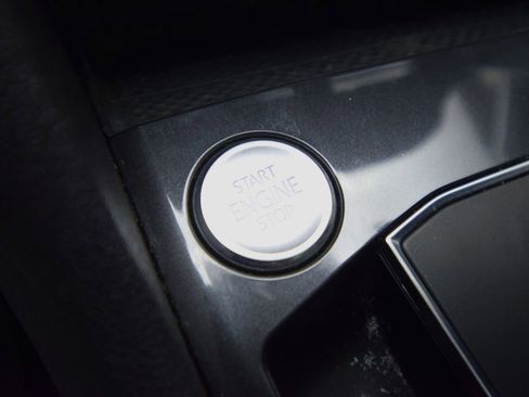 Used 2021 Volkswagen Tiguan SE R-Line image 36