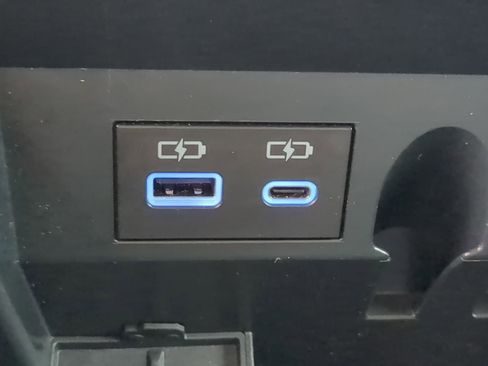 Used 2023 Toyota Sequoia Limited image 24