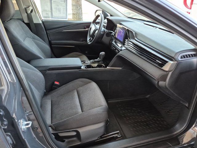 Used 2025 Toyota Camry LE w/ Convenience Package FWD image 5