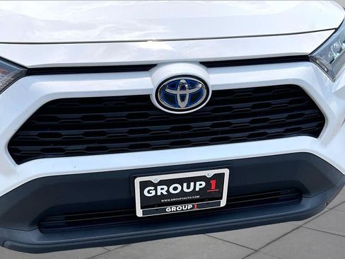 Used 2022 Toyota RAV4 LE AWD/4WD image 29