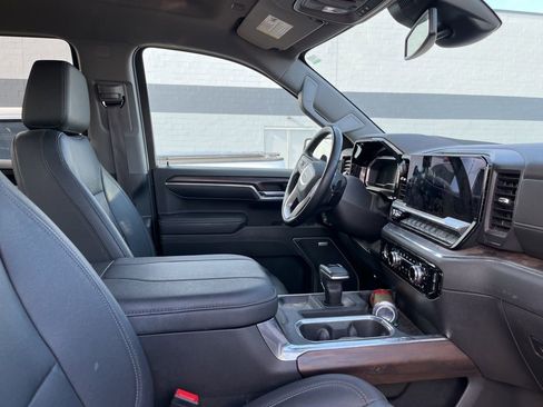 Used 2023 GMC Sierra 1500 SLT w/ SLT Premium Package image 2